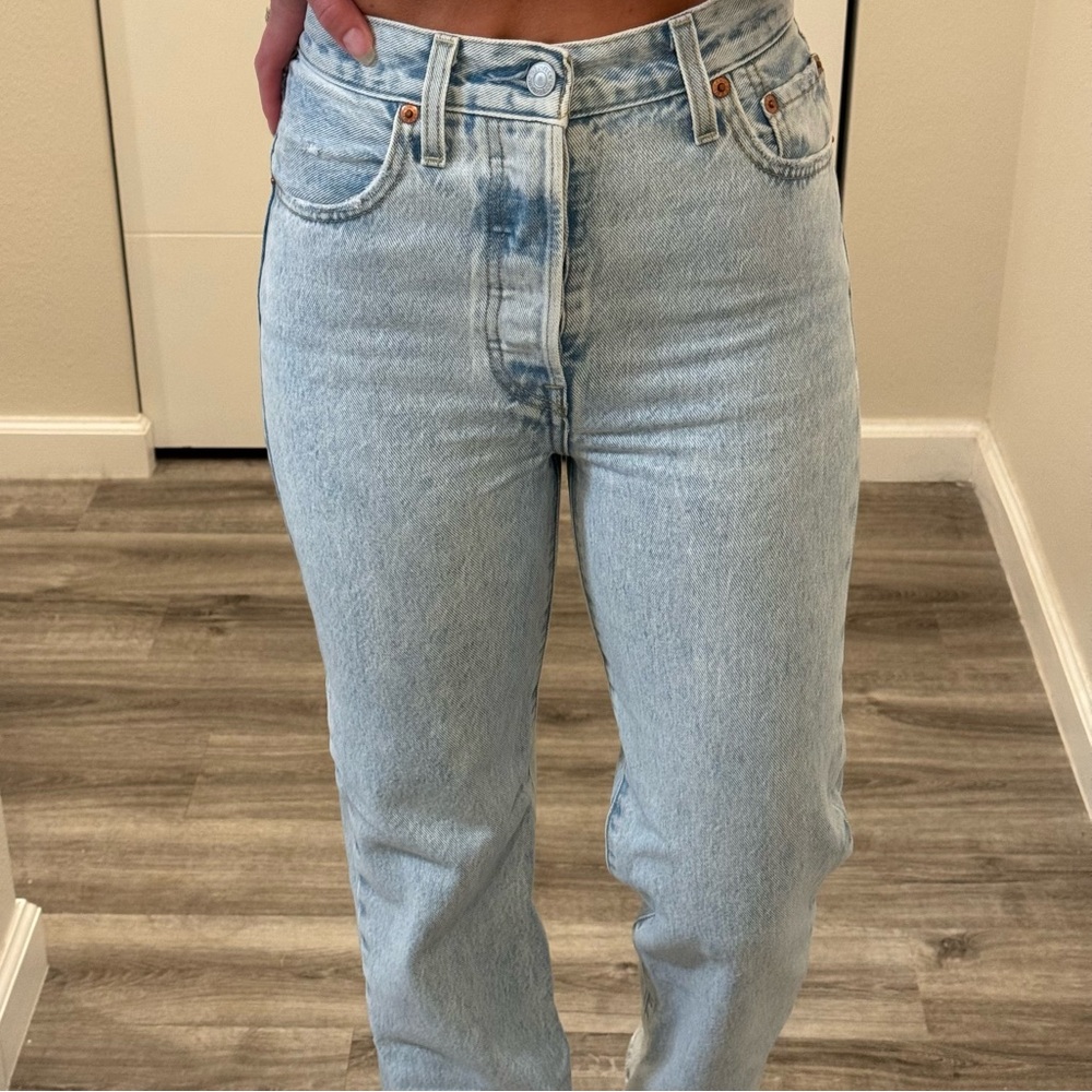Levi’s ribcage straight jeans 25